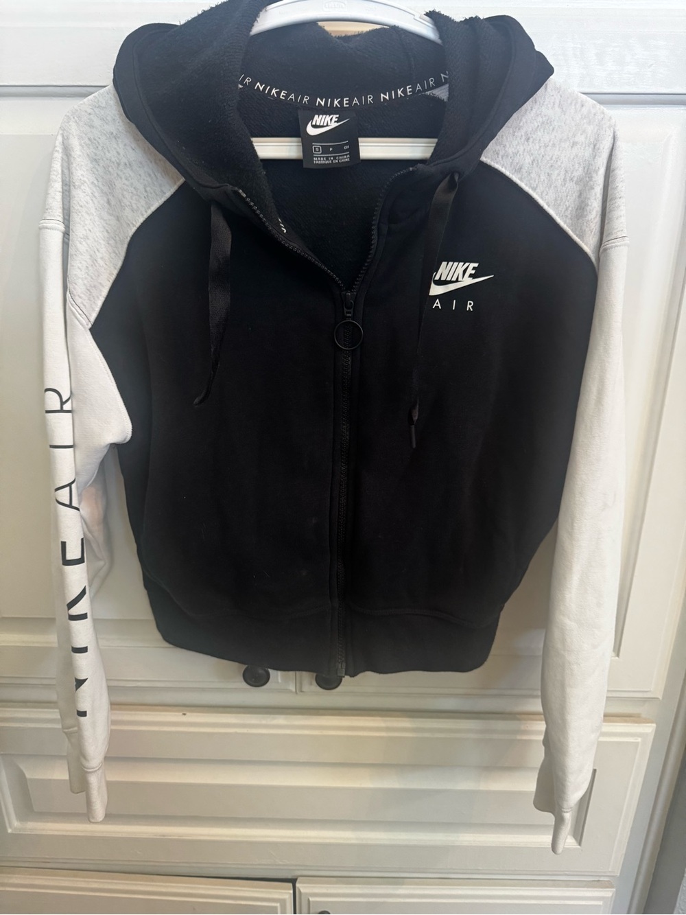 Nike Black and White Zip-Up Hoodie with Hood